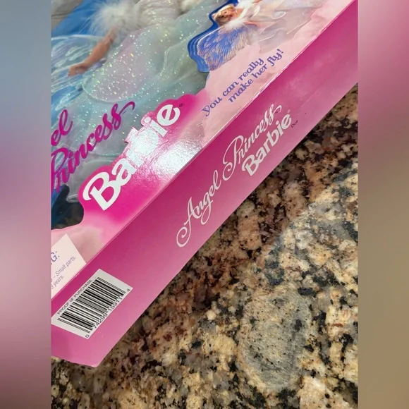 Barbie Angel Princess with Glittering Wings - Picture 3 of 6